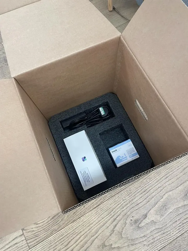 Accessories in a fitted foam layer