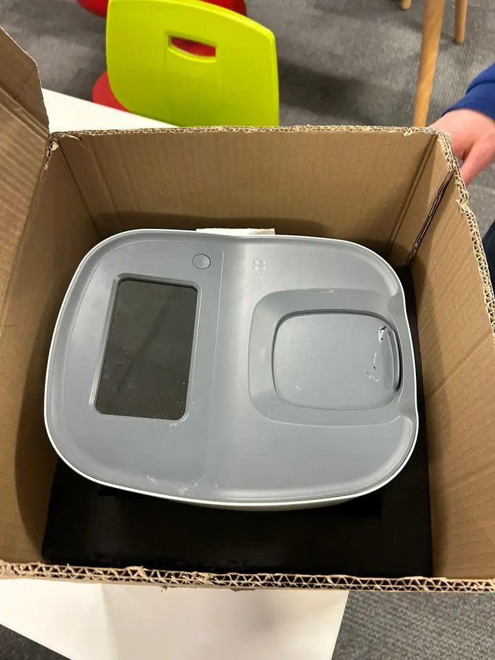 Analyser inside the original box
